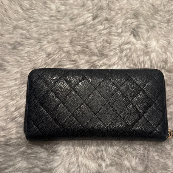 Chanel Black Quilted Leather Wallet - Picture 2 of 13
